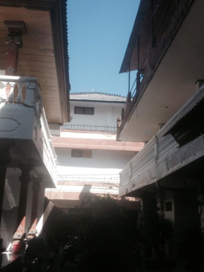 Отель Bali Dwipa Кута Экстерьер фото
