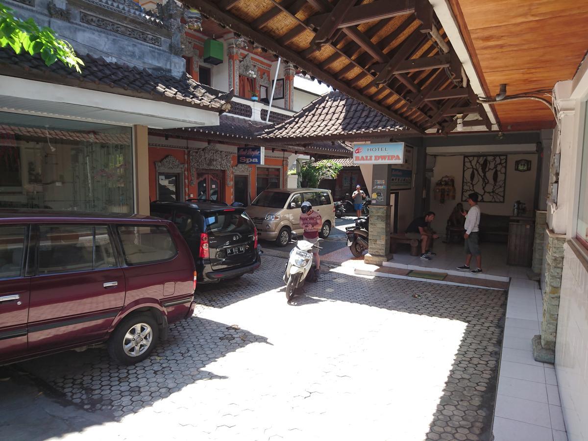 Отель Bali Dwipa Кута Экстерьер фото