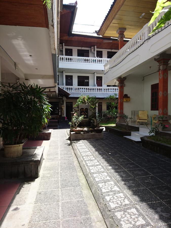 Отель Bali Dwipa Кута Экстерьер фото